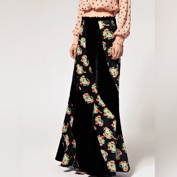 Free People Dresses & Skirts - Free People Twisted Velvet Maxi Skirt size 2